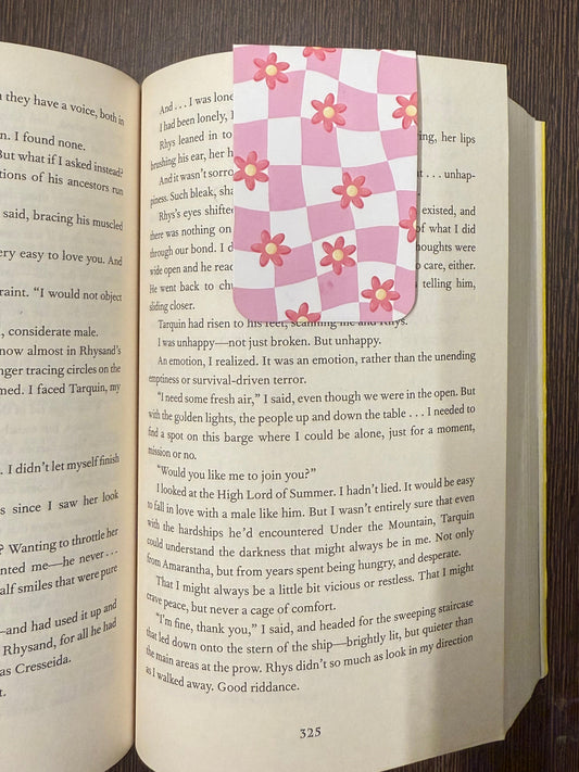 Magnetic bookmark wavy flower